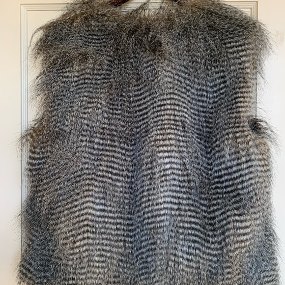 Faux Fur Vest. Never worn. Size Large - Picture 2 of 3